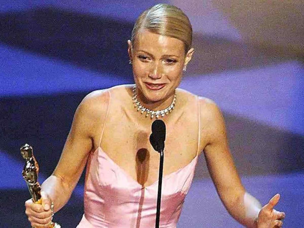 Winning the 1999 Oscar for Best Actress in Lead: Gwyneth Paltrow 