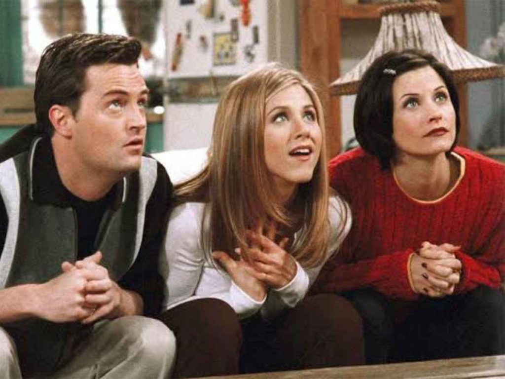 Chandler, Rachel and Monica 