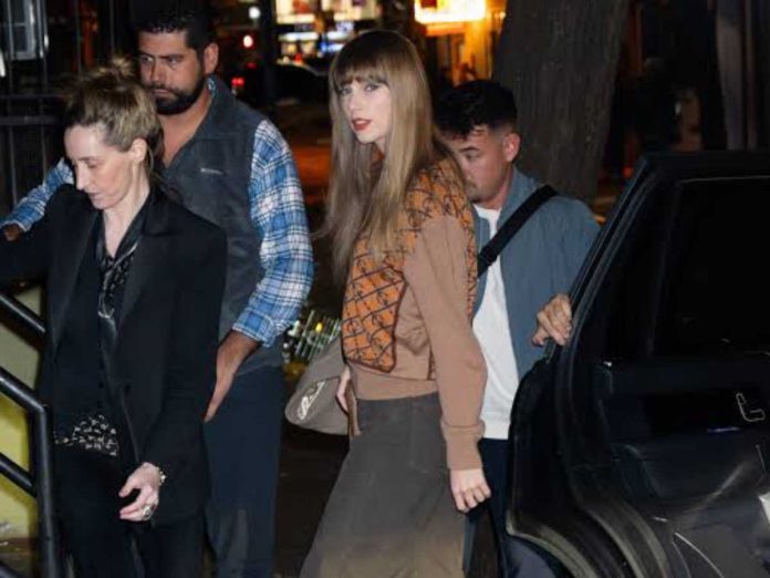 Taylor Swift gets trolled for having dinner at Keith McNally's restaurant after he came under fire for Israel comments