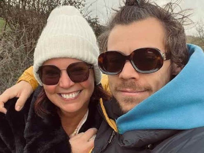 Harry Styles' mother reveals the reason for the singer's shaved head