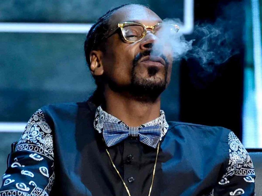 Snoop Dogg Fools People About Quitting Weed. Here’s What “I’m Giving Up