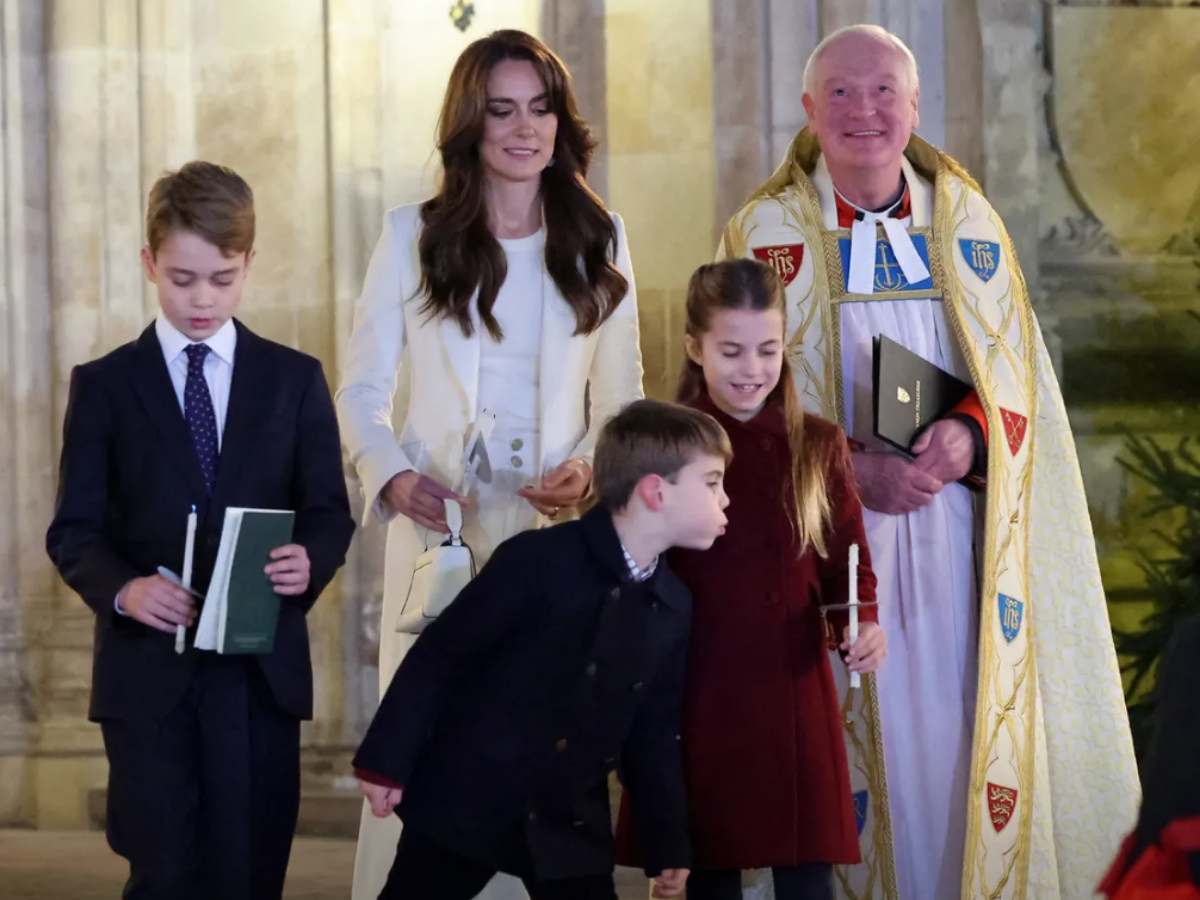 Prince Louis Steals The Show With Adorable Antics At Christmas Carol ...