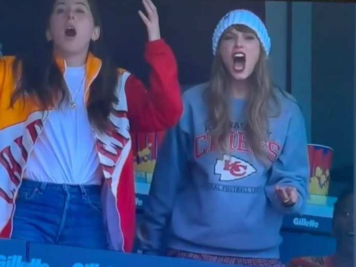 Taylor Swift at NFL game. (Image: FOX TV)