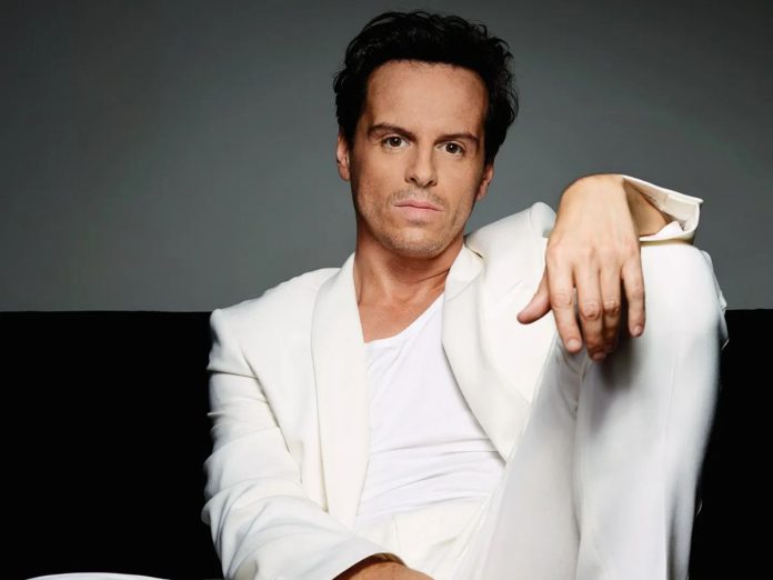 Andrew Scott hit the breaks on his 'Hamlet' performance after audience interruption.