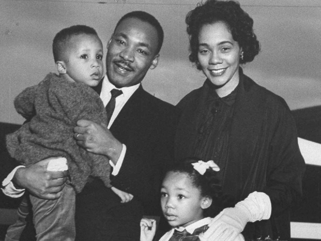 Martin Luther King Jr with his wife Coretta Scott King and kids