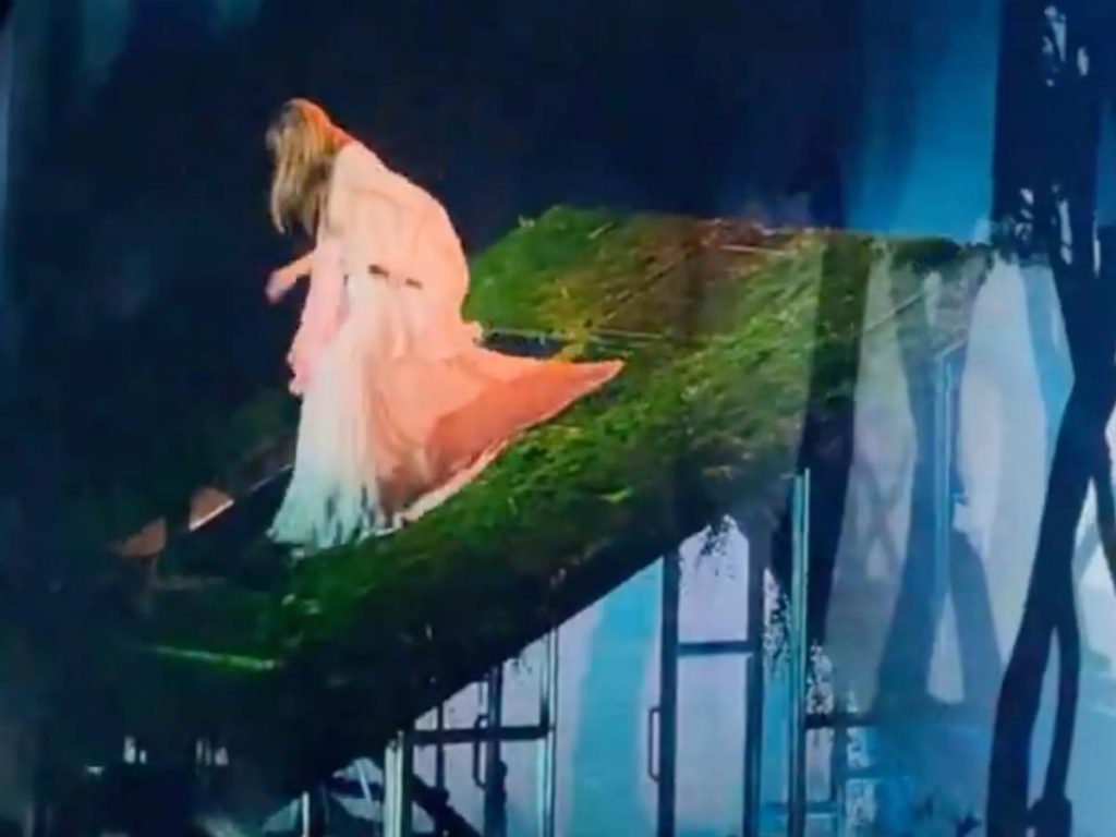 Taylor Swift almost Fell off the Folklore Cabin