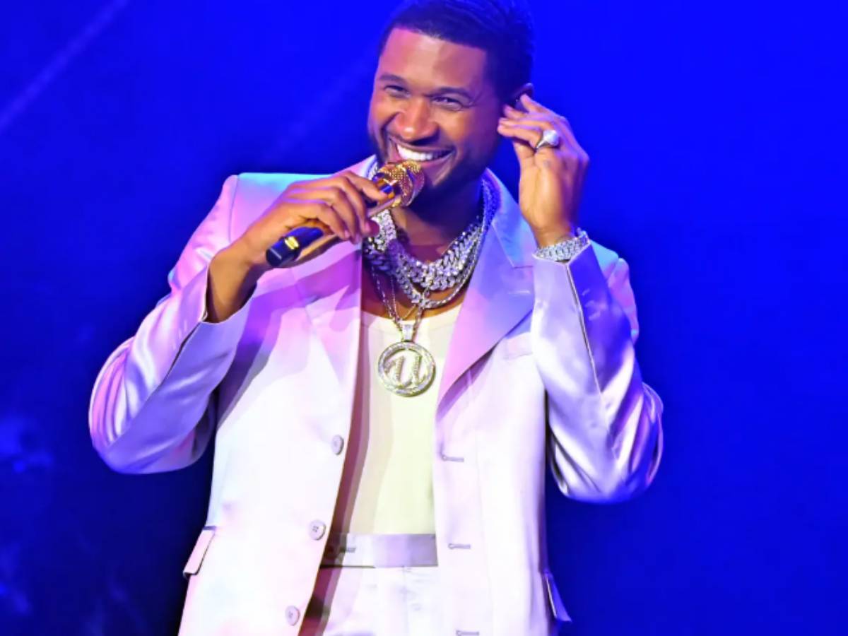 Usher during Super Bowl half time show (Image: Getty)