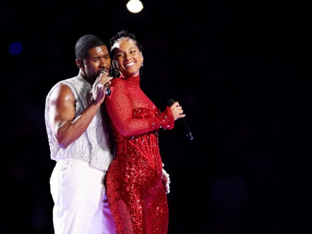 Usher and Alicia Keys during halftime show (Image: Getty)