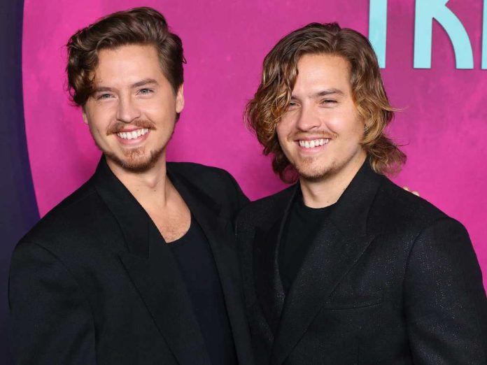 Cole and Dylan Sprouse (Image: Getty)