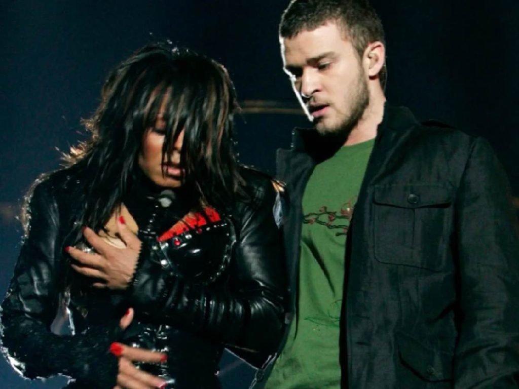Justin Timberlake and Janet Jackson at 2004 Super Bowl (Credit: Getty)