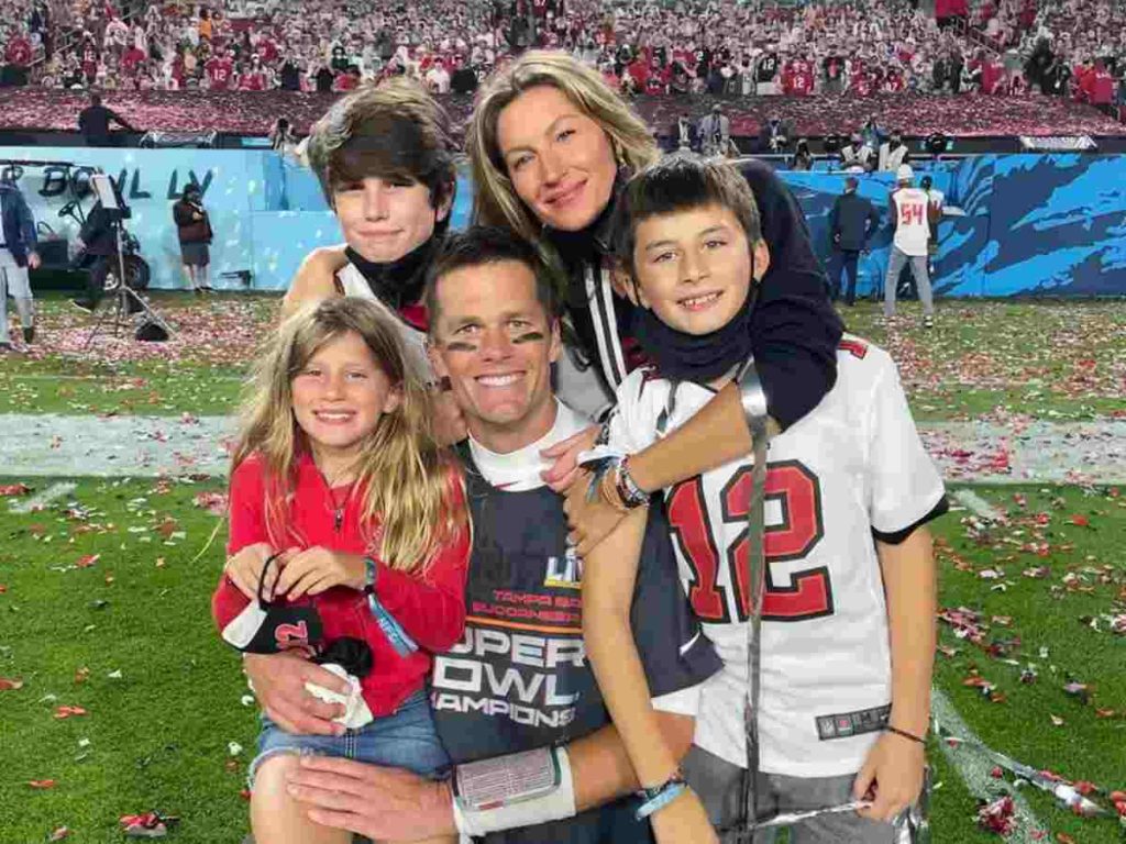 Tom Brady and Gisele Bündchen with kids (Image: Instagram @gisele)