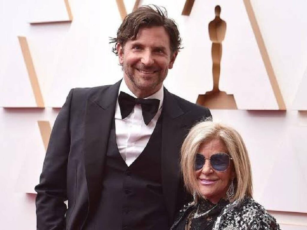 Bradley Cooper with his mother at the Oscars Red carpet