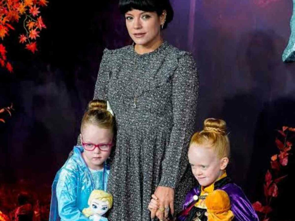 Lily Allen with her two daughters