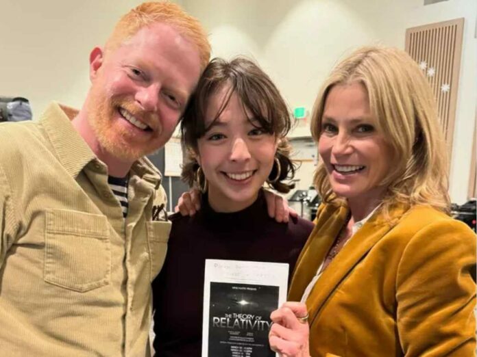 Jesse Tyler Ferguson, Aubrey Anderson-Emmons and Julie Bowen (Credit: Instagram)