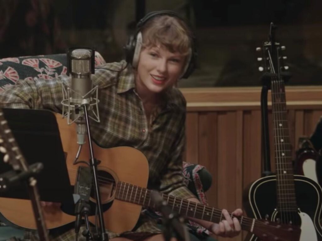 Taylor Swift in 'Folklore: The Long Pond Studio Sessions' (Image: Disney Plus Hotstar)