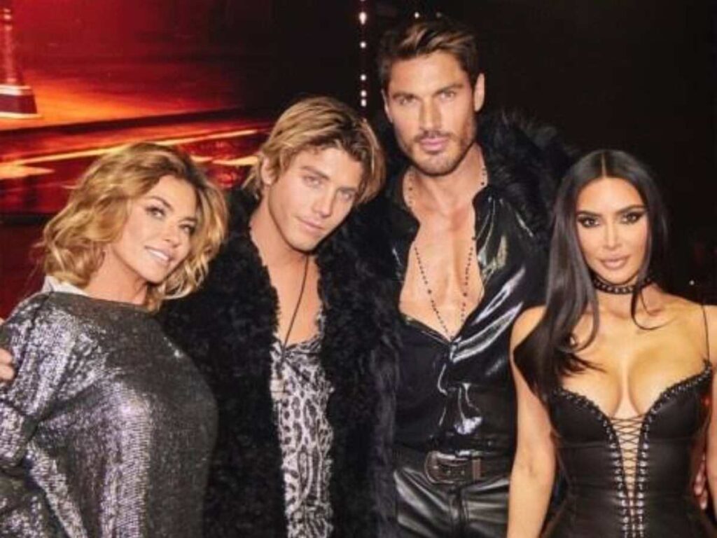 Chris Appleton, Lucas Gage, Kim Kardashian and Shania Twain at the Vegas wedding