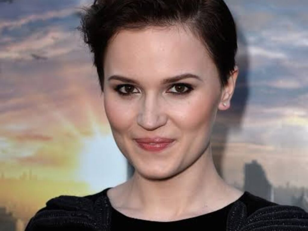 Author of the Divergent book series Veronica Roth