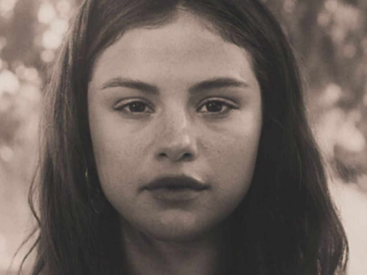 Selena Gomez Goes MakeupFree In Series of New ‘Real’ Selfies On Instagram