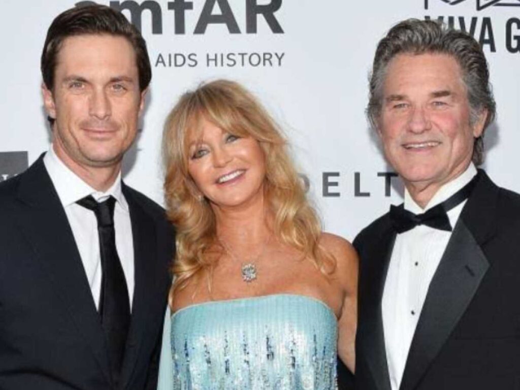 Oliver Hudson with his parents (Credit: X)