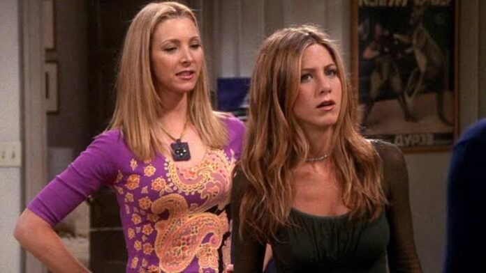 Lisa Kudrow and Jennifer Aniston in 'Friends'