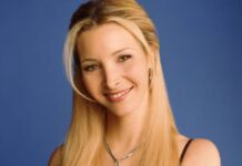 Lisa Kudrow Revisits The Most Iconic ‘Friends’ Fight And Admits “I’ve Switched” Lisa Kudrow as Phoebe Buffay (Image: Warner Bros studios)