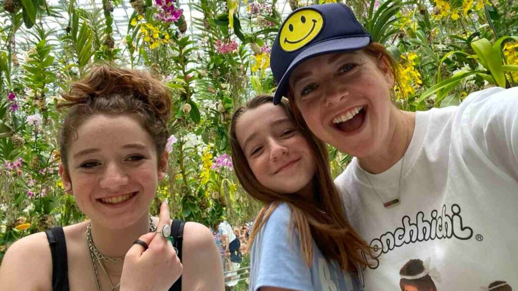 Alyson Hannigan with her Daughters (Image: Instagram /@alysonhannigan)