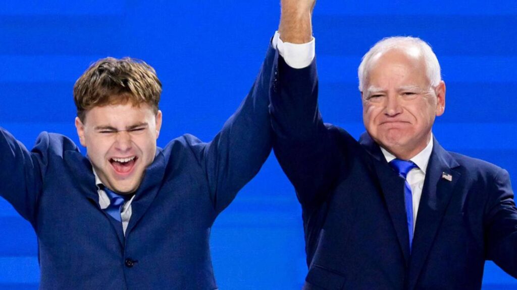 Gus Walz with his father Tim Walz (Image: Bloomberg)