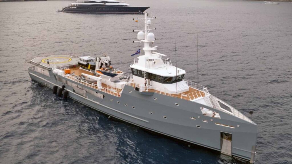 super yacht cost to run