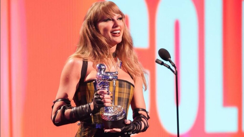 Taylor Swift at the VMAs (Image: MTV)