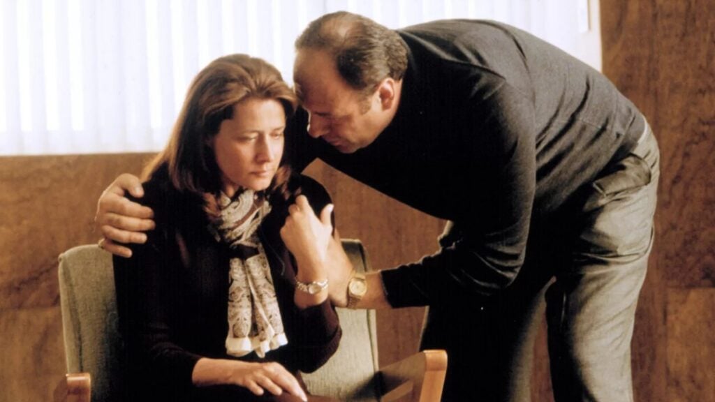 Lorraine Bracco as Jennifer Melfi and James Gandolfinni as Tony Soprano (Image: HBO)