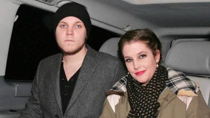 Lisa Marie Presley with her son Benjamin Keough (Image: Photo fab)