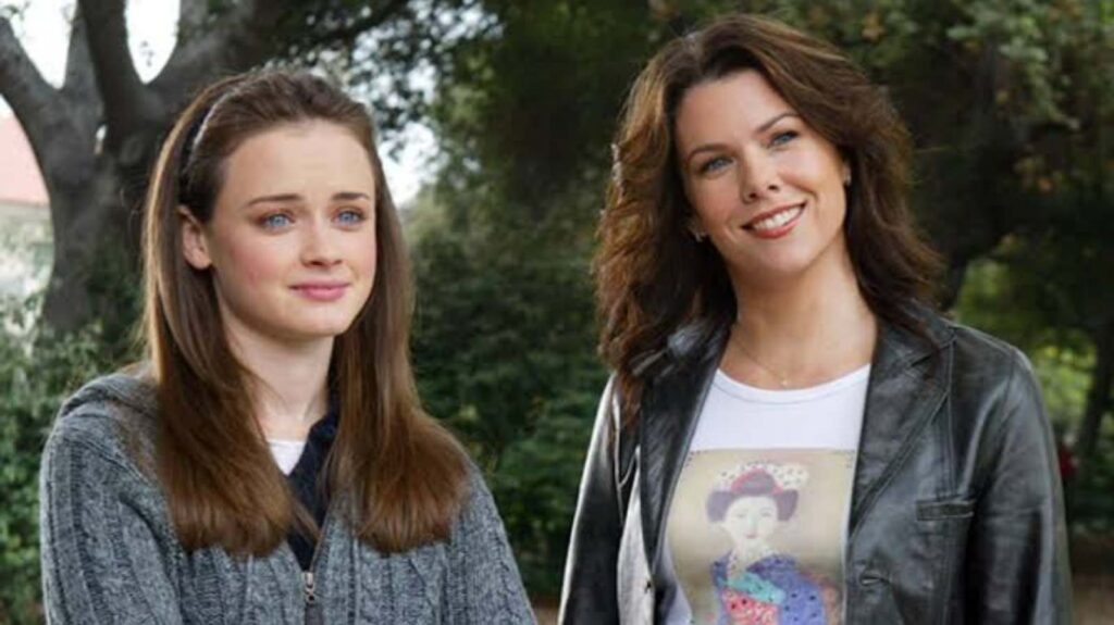 Lauren Graham as Lorelai Gilmore And Alexis Bledel as Rory Gilmore (Image: CW)