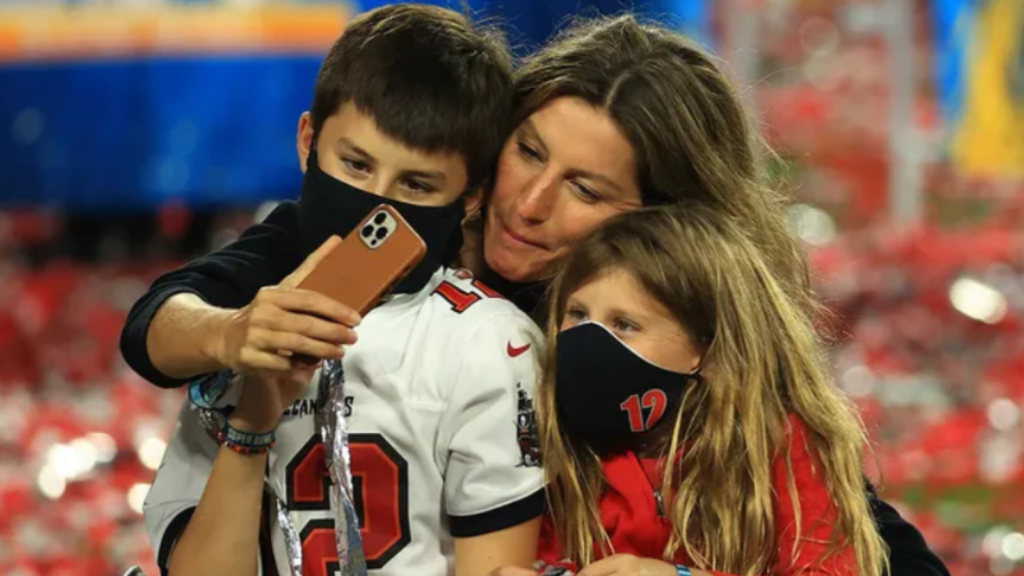 Gisele Bündchen with her children (Image: WireImage)