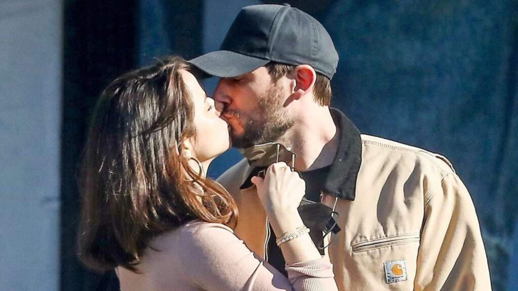 Ana De Armas and Paul Boukadakis (Image: PEOPLE)