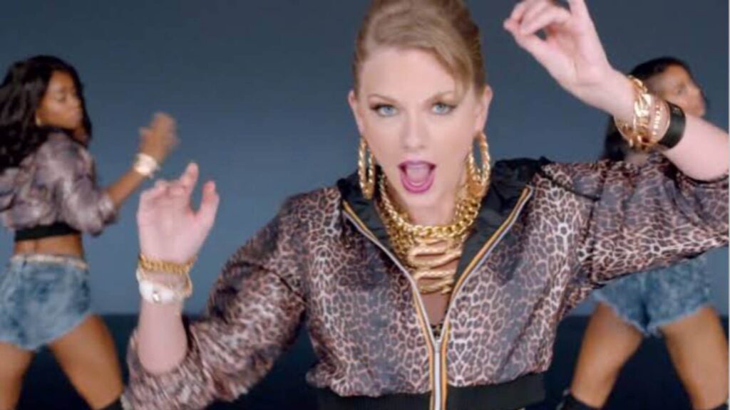 Taylor Swift in 'Shake It Off' (Image: Youtube)