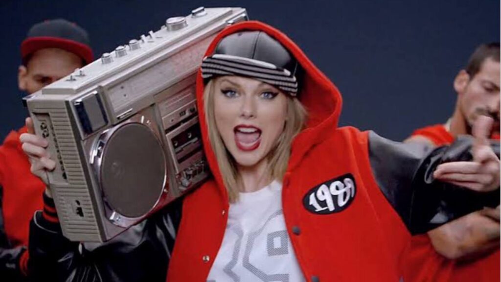 Taylor Swift in 'Shake It Off' (Image: Youtube)