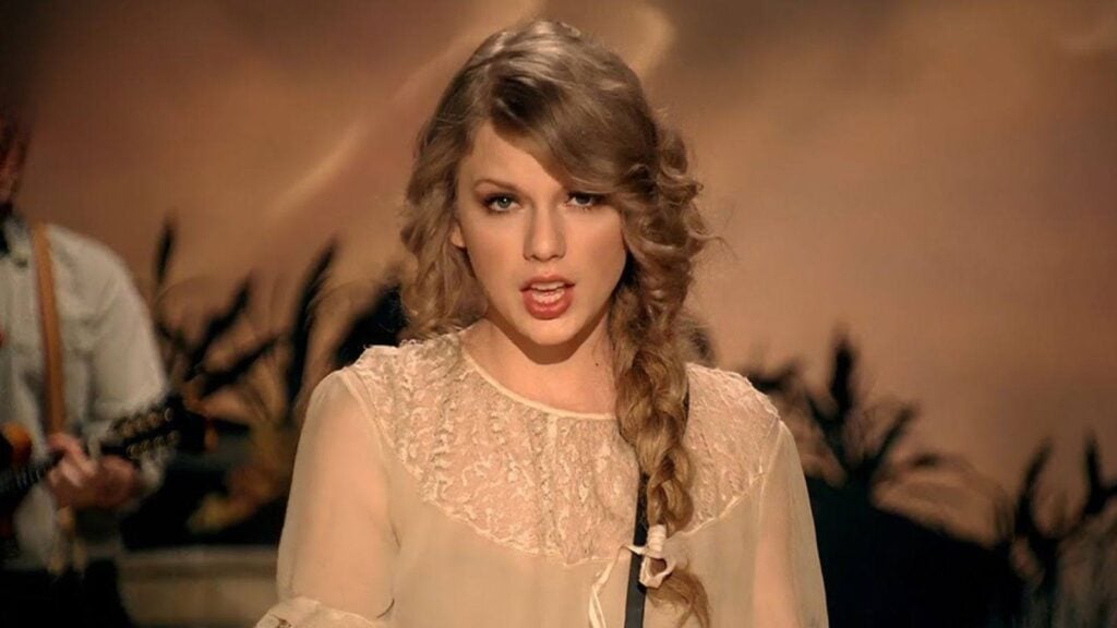 Taylor Swift in the music video for 'Mean' (Image: Youtube)