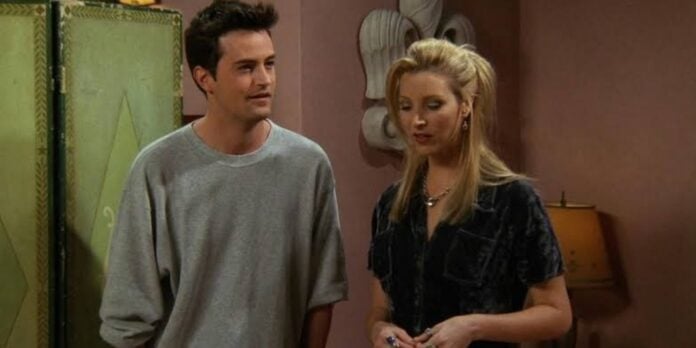 Matthew Perry as Chandler and Lisa Kudrow as Phoebe in 'Friends' (Image: Warner Bros)