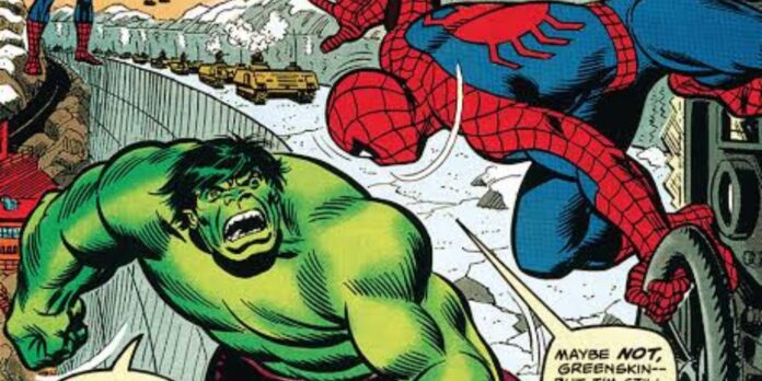 Spider-Man fighting the Hulk in the comics (Image: Marvel)