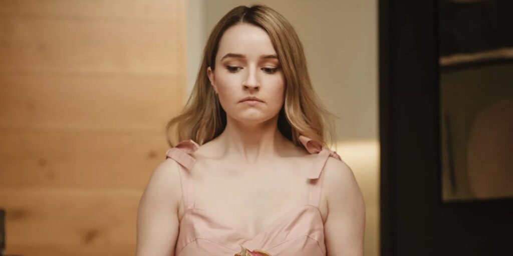 Kaitlyn dever as Belle Gibson in 'Apple Cider Vinegar' (Image: Netflix)