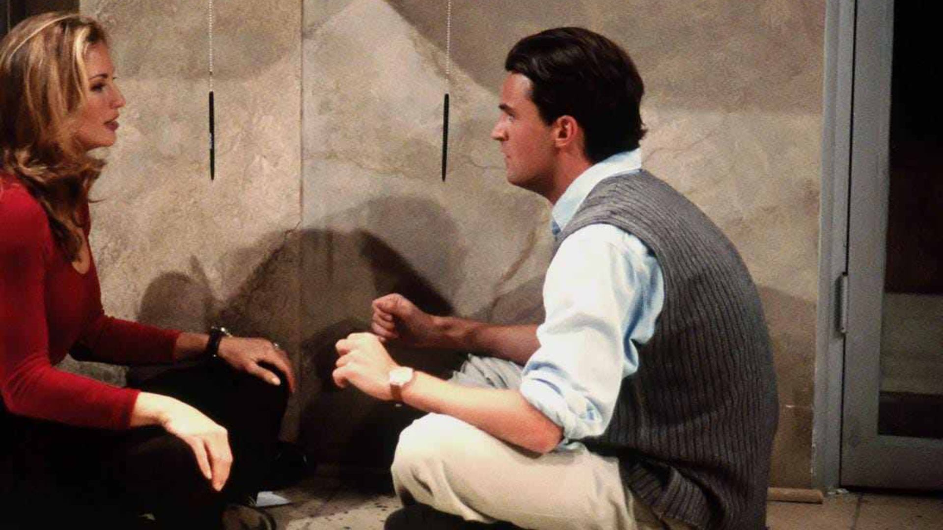 14. The One with the Blackout (Season 1, Episode 7)