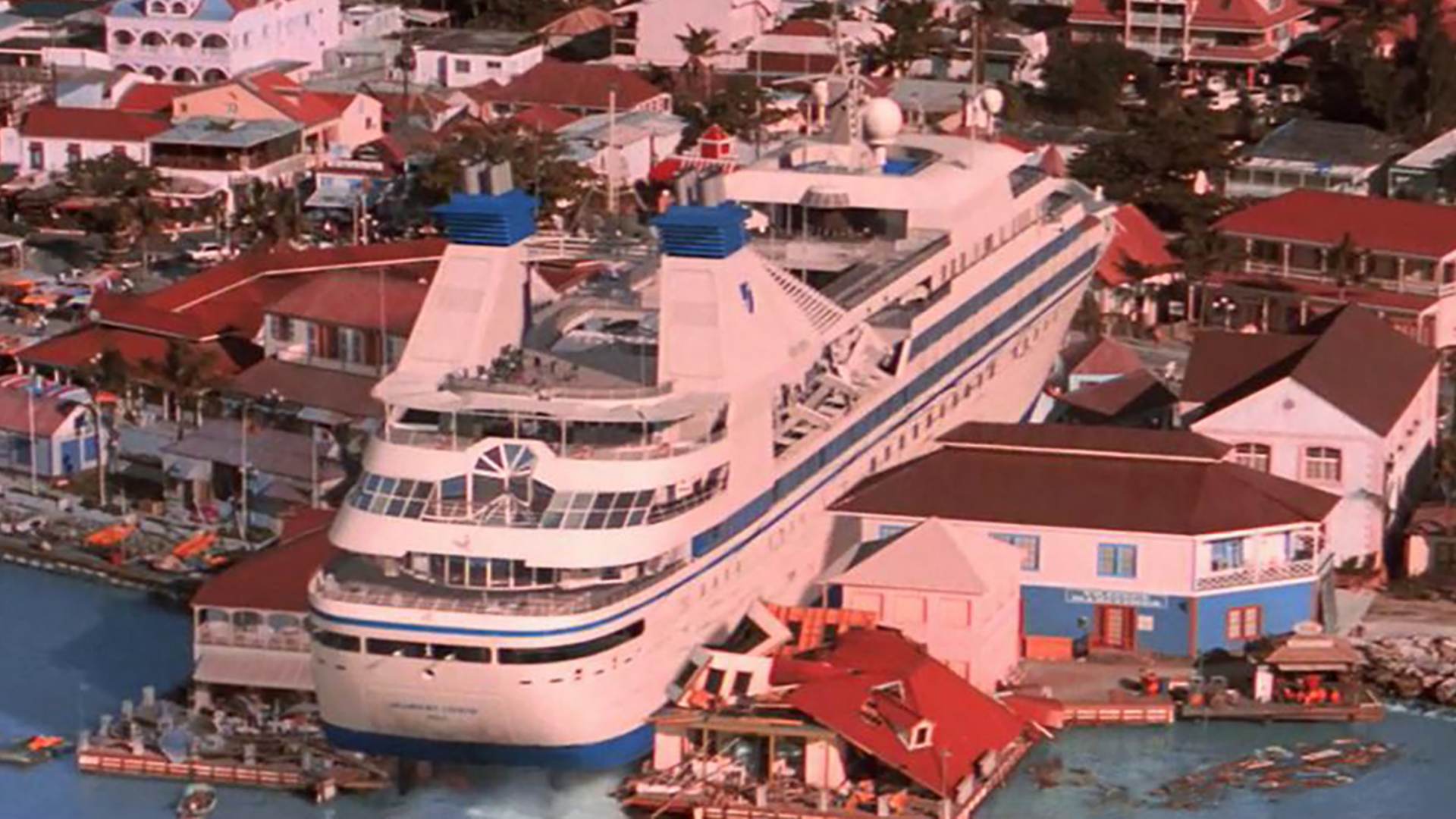 5. Ship Crash – Speed 2: Cruise Control (1997)