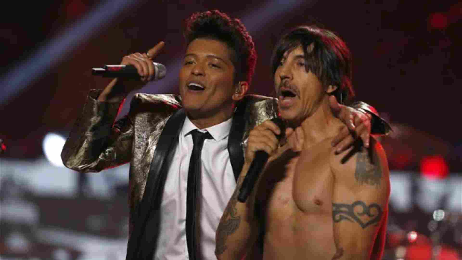 2014 – Bruno Mars & Red Hot Chili Peppers