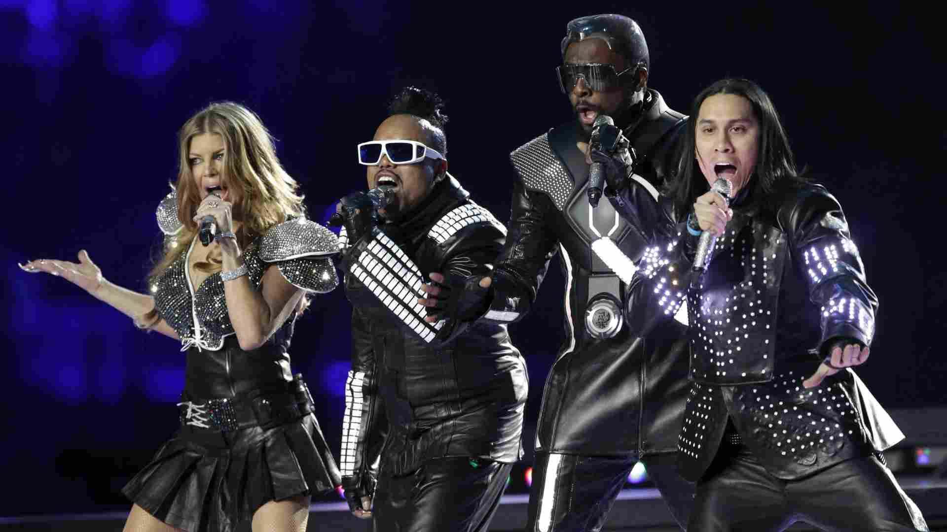 2011 – Black Eyed Peas, Usher, Slash
