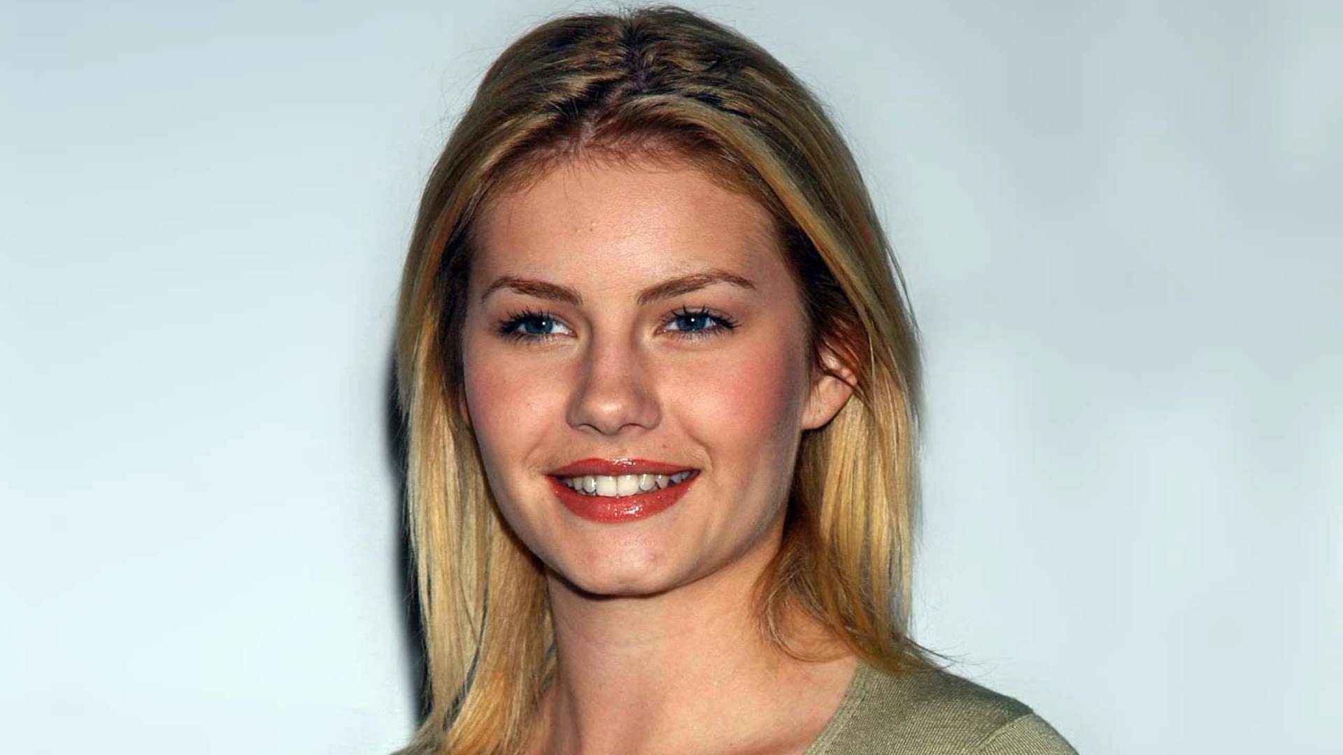 Elisha Cuthbert