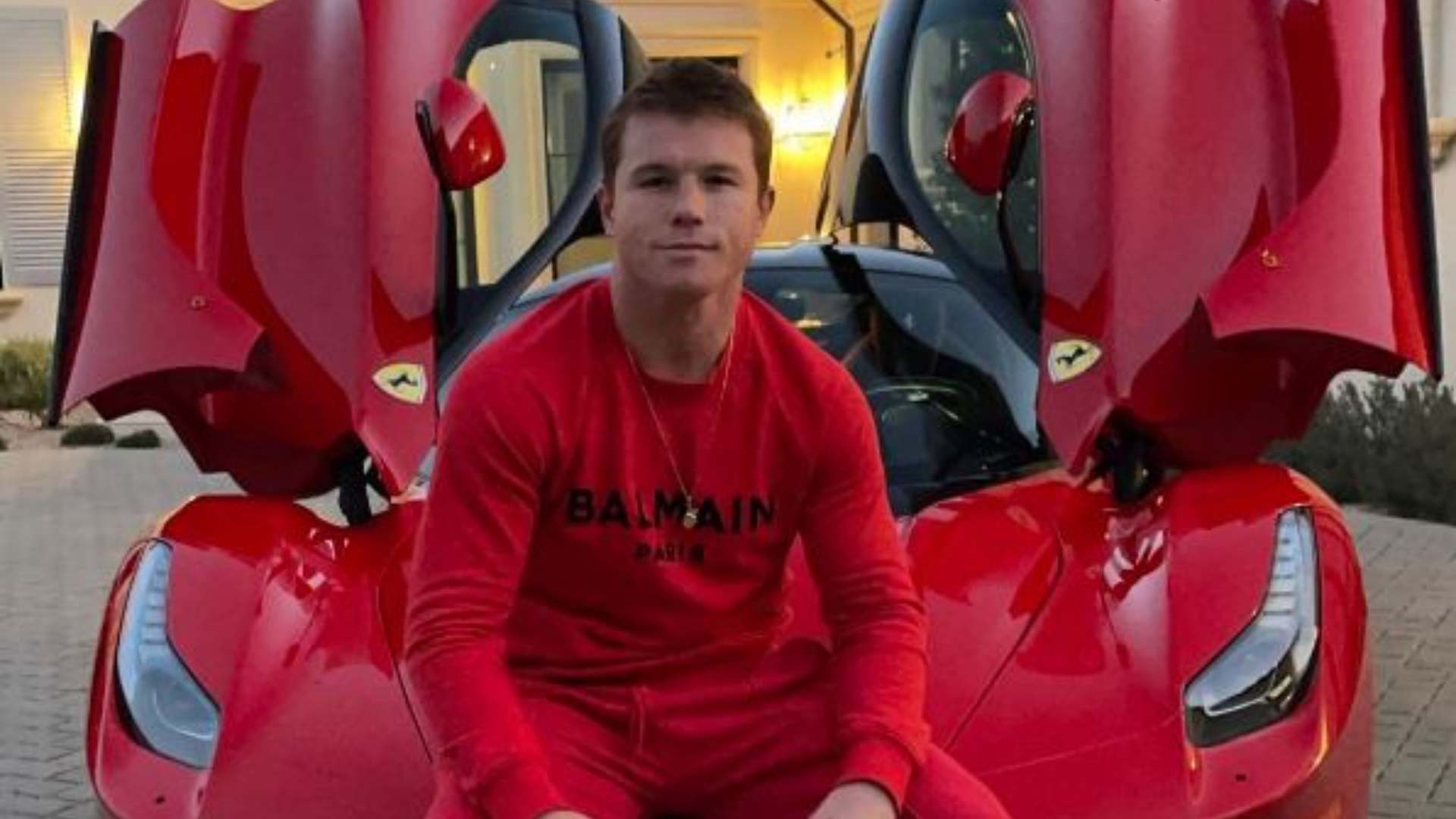 27) Canelo Álvarez - Ferrari 488 GTB