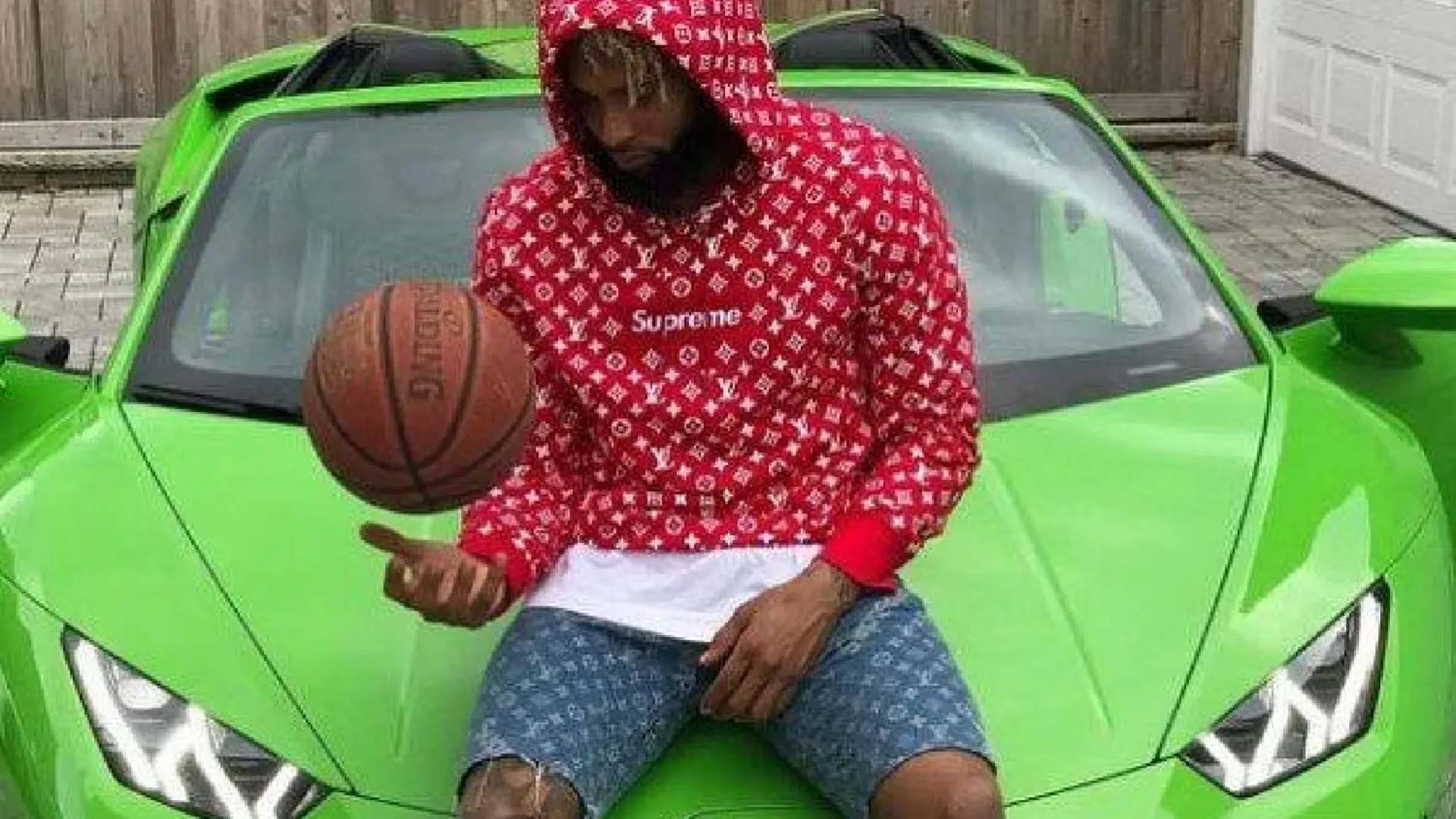 26) Odell Beckham Jr. - Lamborghini Huracán Spyder