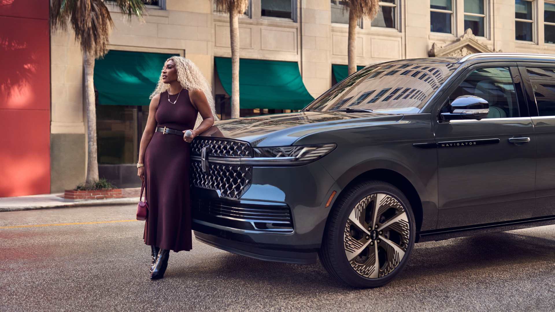 22) Serena Williams - Lincoln Navigator
