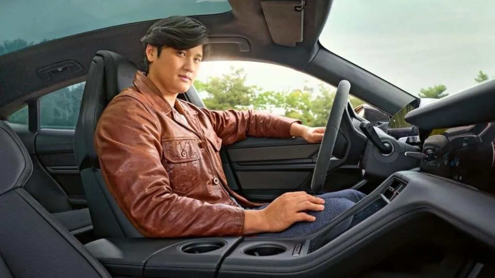 12) Shohei Ohtani - Mercedes-AMG GT R