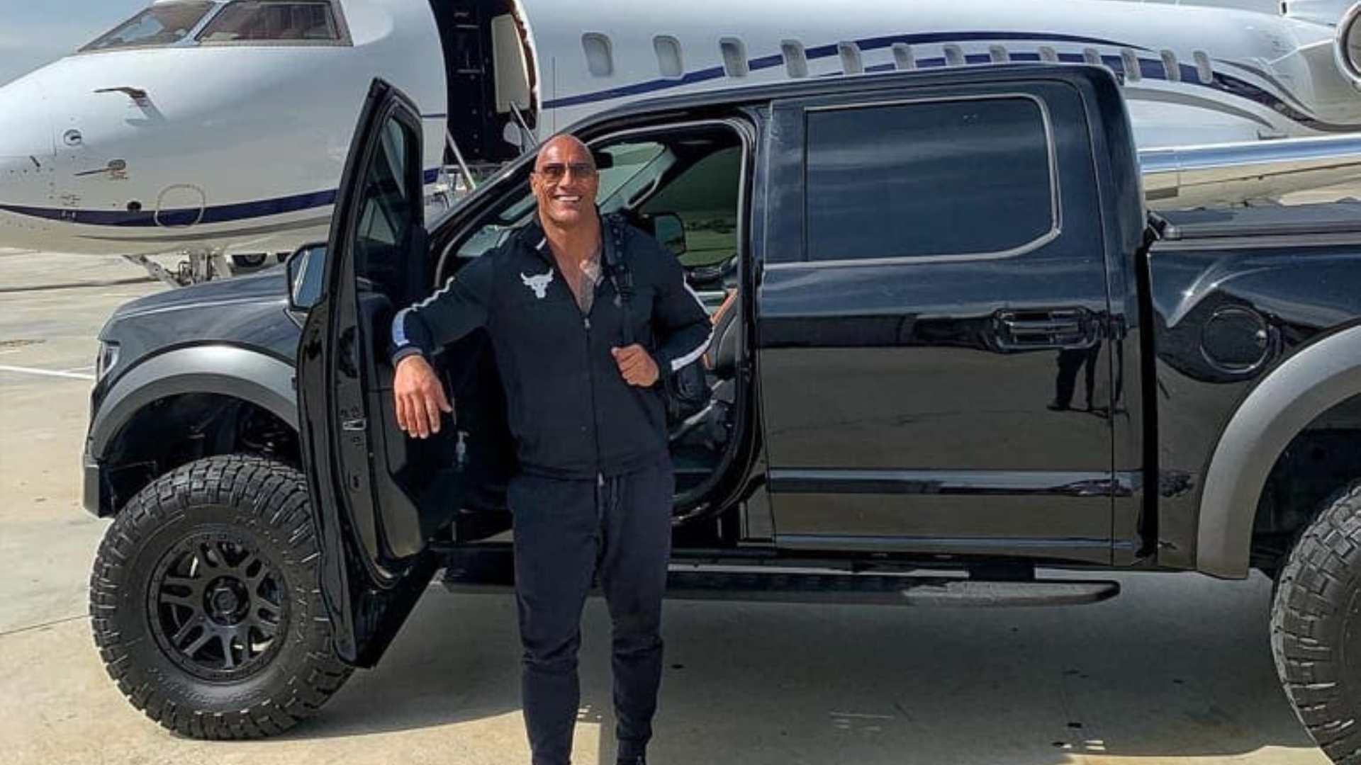 6. Dwayne “The Rock” Johnson, Dishwasher